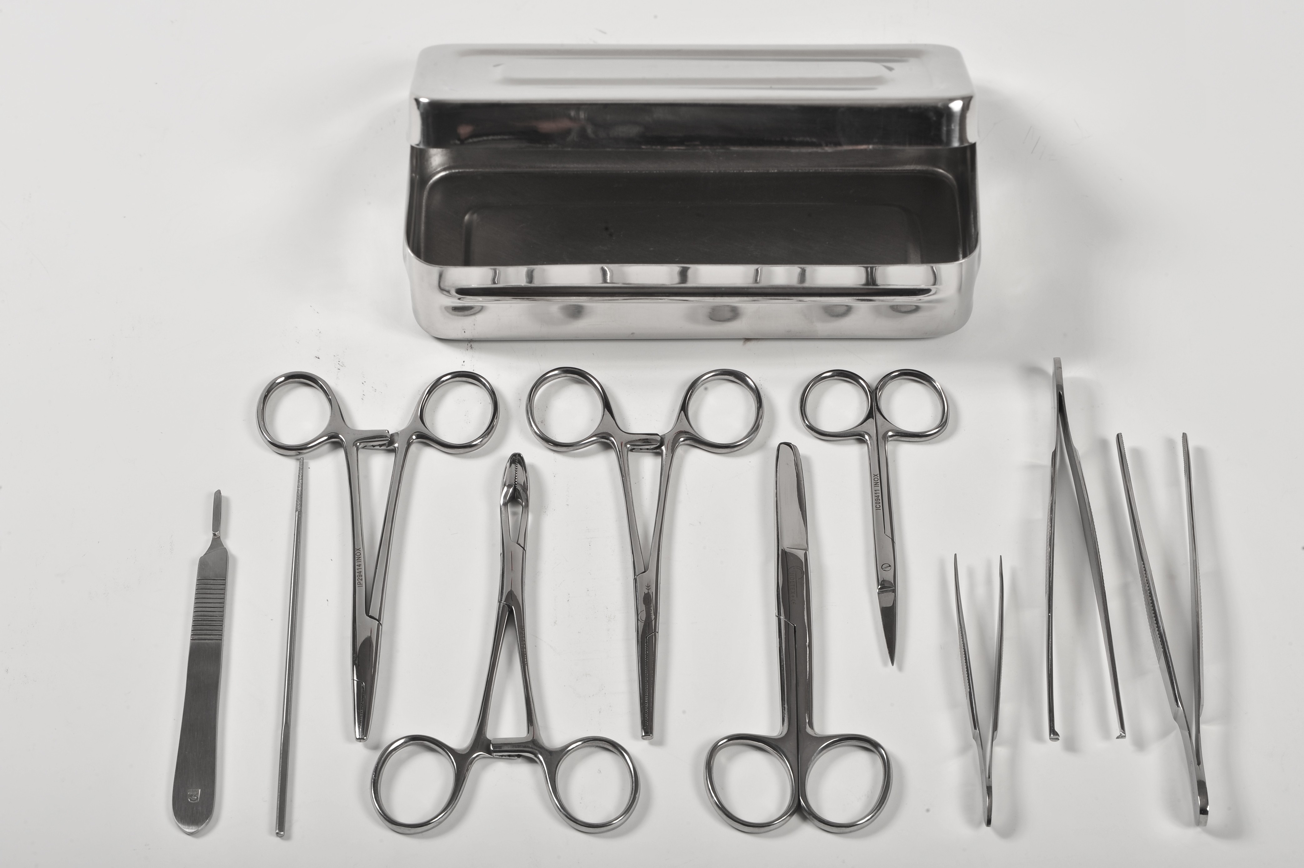 Kit Chirurgical 54 Instruments Pour Petites Interventions - Qualité Supérieure AVON - Neuf